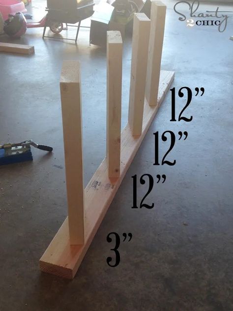 diy blanket ladder - space-boards-12-inches-apart How To Build A Blanket Ladder, Blanket Ladder Plans, Ladder Blanket, Ladder Diy, Wooden Ladders, Old Wooden Ladders, Wooden Blanket Ladder, Quilt Ladder, Diy Blanket