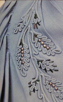 Pattern Puzzle & Quiz: Threads Motif Soutache, Soutache Pattern, Couching Embroidery, Lace Beadwork, Couture Embellishment, Pola Manik, Hand Beaded Embroidery, Mode Crochet, Fabric Embellishment