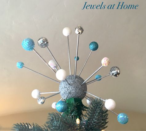 Mid Century Christmas Tree, Atomic Christmas, Diy Tree Topper, Fun Christmas Tree, Vintage Christmas Tree Toppers, Diy Mid Century, Retro Christmas Decorations, Mid Century Modern Christmas, Diy Christmas Tree Topper