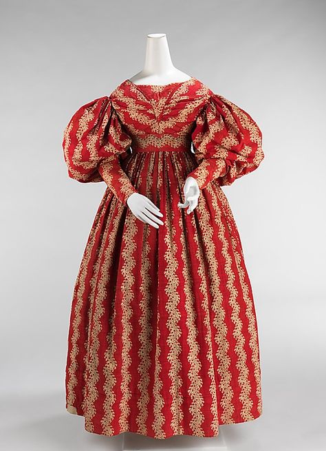 Dress, dated 1832–35, American, cotton. Met, # 2009.300.948a–c. Four views available. 1830 Dress, 1830s Dress, 1800s Dresses, 1830s Fashion, American Dress, 1800s Fashion, 19th Century Fashion, Period Outfit, Costume Collection