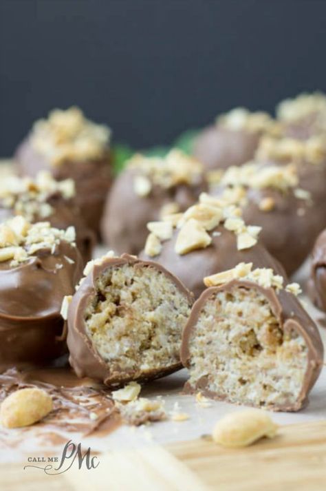 Chocolate Coated Banana Bread Cake Balls | Call Me PMc | these are a fun and easy two-bite dessert. Banana Bread Cake Pops, Cake Ball Recipes, Banana Bread Cake, Chocolate Cake Pops, Delicious Deserts, Dessert Bites, Cake Pop Recipe, Truffle Recipe, Brownies Recipe Easy