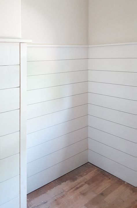 Shiplap Wainscoting, Shiplap Room, Beadboard Bathroom, Shiplap Wall Diy, Shiplap Bathroom, Shiplap Accent Wall, Walk In Shower Designs, Dining Room Cozy, Diy Shiplap