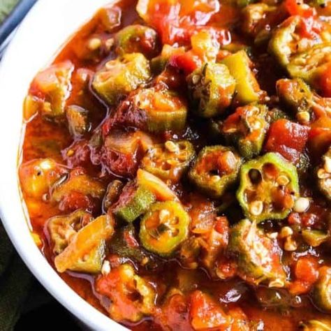 Okra And Tomato Recipe, Stewed Okra, Okra Stew, Okra And Tomatoes, Okra Recipes, Southern Dishes, Stewed Tomatoes, Stew Recipe, Hand Pies