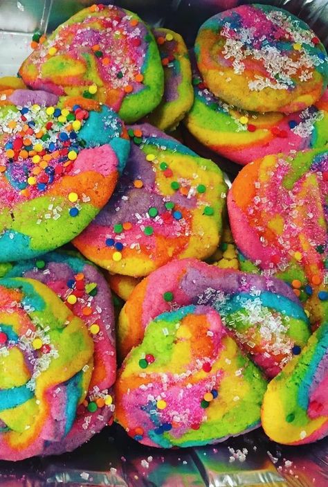 Lisa Frank Centerpieces, Lisa Frank Aesthetic, Unicorn Poop Cookies, Lisa Frank Birthday Party, Rainbow Recipes, Colorful Cookies, Colored Cookies, Unicorn Food, Colorful Desert