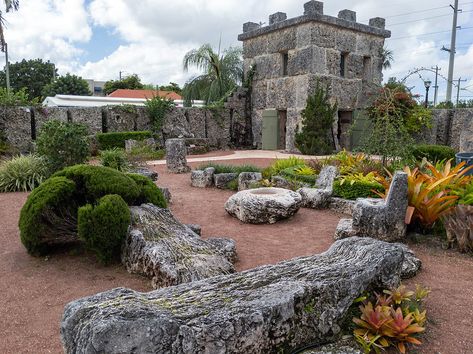 Miami Tourist Attractions, Coral Castle Florida, Florida Tourist Attractions, Home Made Tools, Things To Do In Florida, Homestead Florida, Castle Museum, Coral Castle, Florida Attractions