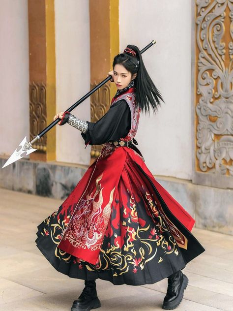 Kimono Warrior, Chinese Female Warrior, Female Warrior Outfit, Historical Chinese Clothing, Chinese Historical Fashion, Royalty Clothing, Samurai Clothing, Oc Clothes, Martial Arts Clothing