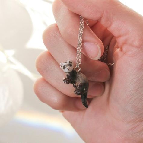 Polymer Clay Ferret, Clay Ferret, Cute Clay Jewelry, Ferret Jewelry, Clay Animal Jewelry, Diy Clay Jewelry, Polymer Charms, Jewelry Animals, Miniature Jewelry