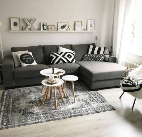 Living Room Decor Grey Couch, Living Room Decor Gray, Apartment Living Room Design, Small Living Room Decor, Trendy Home Decor, Home Design Living Room, Living Room Decor Cozy, Living Room Flooring, Living Room Decor Modern