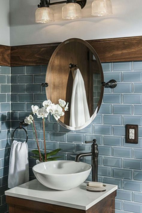 Easy Bathroom Updates, Makeover Kamar Mandi, Bathroom Flowers, Colorado House, Powder Rooms, Basement Bathroom, Diy Bathroom Decor, Bad Design, Simple Bathroom