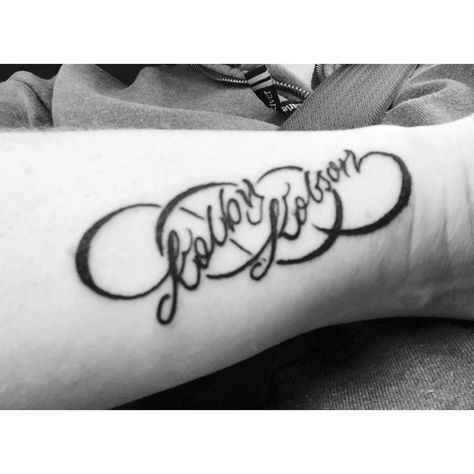 Tattoo for my boys. Double infinity with their names. ❤️ Tattoo Infinity Names, Infinity Tattoo With Three Names, Infinity Tattoo Designs With Name, Infinity Tattoo With 2 Names, Infinity Tattoo With Kids Names, Double Infinity Tattoos, Infinity Name Tattoo, Double Infinity, Infinity Tattoo Designs