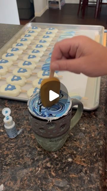 cake by kaity on Instagram: "I could watch this marbling all day 
.
.
#baker #satisfying #cakepops #cakesicles #bakery" Marble Tutorial, Cakesicles Ideas, Cake Frosting, Marbling, Cakepops, Frosting, Cupcake Cakes, Marble, Cake