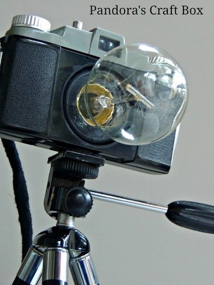 DIY-camera-lamp (420x560) Camera Wall, Diy Table Lamp, Camera Lights, Best Desk Lamp, Indoor Floor Lamps, Camera Lamp, Diy Camera, Large Lamps, Rustic Lamps