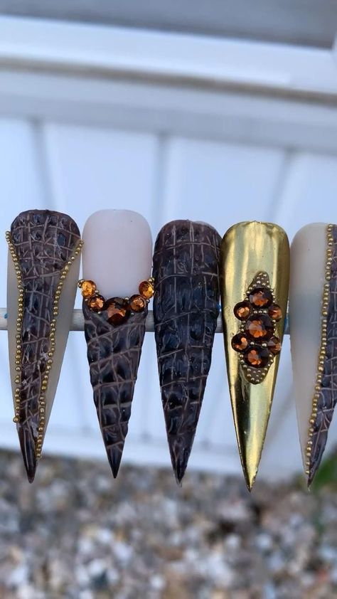 Snake Skin Nails Designs, Crocodile Nails, Snake Skin Nails, Gem Nail Designs, 3d Nail Designs, 3d Nail Art Designs, Animal Nail Art, Halloween Acrylic Nails, Beauty Nails Design