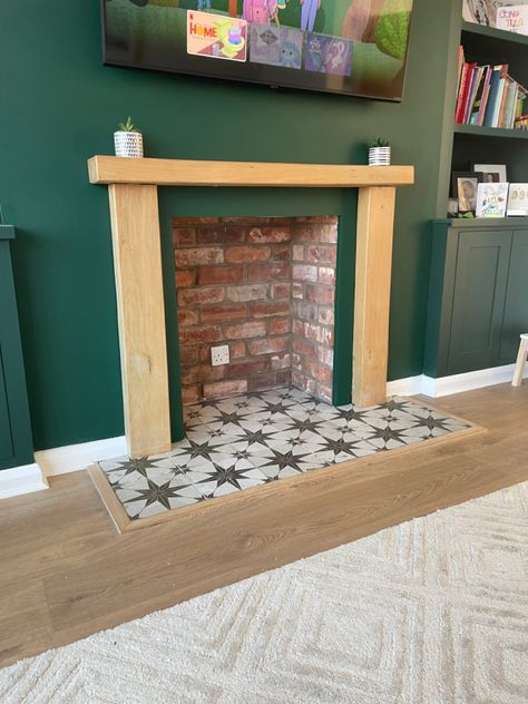 Finally got rid of the old fashioned electric fire we had on the wall and opened this up to look like a more traditional fireplace. Fire Surround, Electric Fire, Traditional Fireplace, Electric Fires, Old Fashioned, Built In, Fireplace, Old Things, Electricity