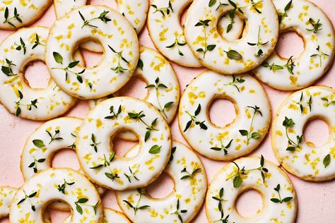 Thyme Shortbread, Southern Living Recipes, Lemon Thyme, Cheese Biscuits, Spring Cookies, Spring Desserts, Biscuits Recipe, Shortbread Cookie, Strawberry Lemonade