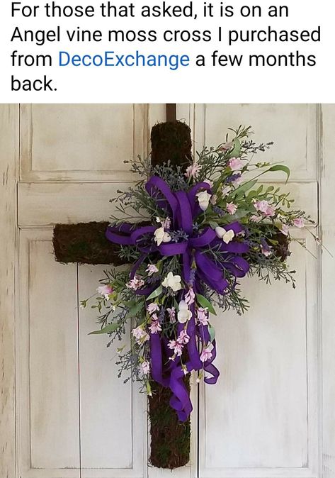 Decorated Crosses For Easter, Cross Decorations For Easter, Easter Cross Decor, Easter Cemetery Arrangements, Wreaths With Crosses, Easter Cross Decorations, Cross Wreath Ideas, Easter Flower Arrangements For Church, Lent Wreath