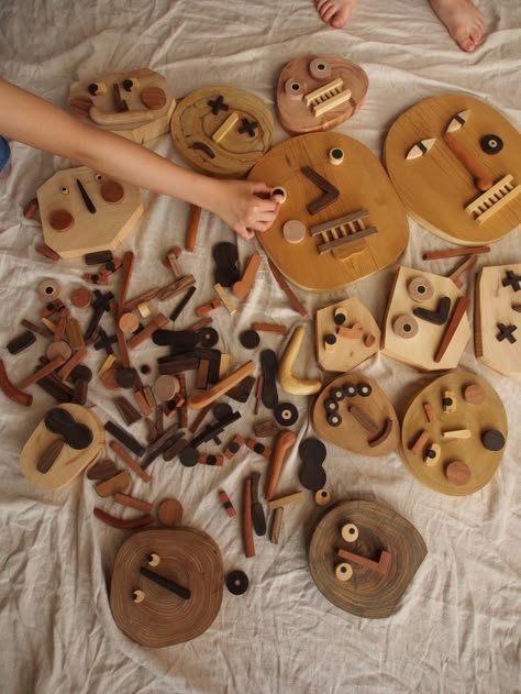 Wood Toys Diy, Art Sculpture En Bois, Diy Montessori Toys, Wooden Toys Diy, Carved Wood Sculpture, Wood Sculptures, Kids Wood, Wood Carving Art, Visual Culture