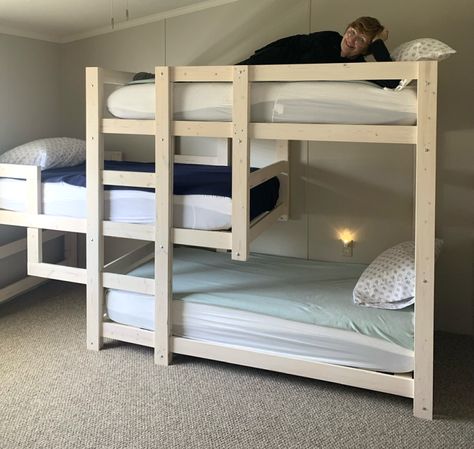 Three Bed In One Room, 3 Kids Bedroom, Triple Bedroom, Triple Bunk Beds, Diy Bunk Bed, Triple Bunk, Children Bedroom, Boy’s Room, Kid's Bedroom