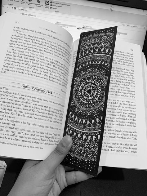 black and white bookmark Bookmark Pencil Drawing, Bookmarks Handmade Black, Mandala Bookmark Ideas, Indian Bookmarks, White Mandala On Black Paper, Bookmarks Mandala, Black Bookmark, Mandala Bookmark, Black And White Mandala