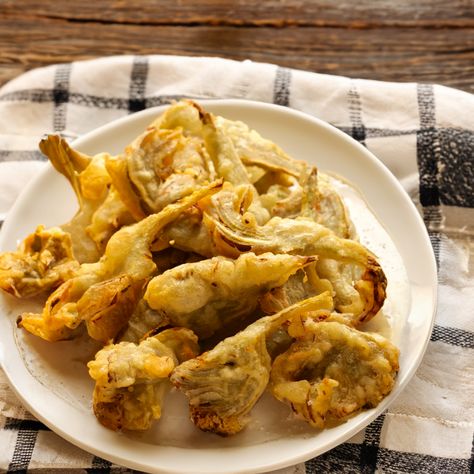 Artichoke Fritters, Fried Artichoke Hearts, Fried Artichokes, Fried Zucchini Flowers, Fried Artichoke, Lemon Aioli, Chocolate Breakfast, Artichoke Recipes, Zucchini Fries