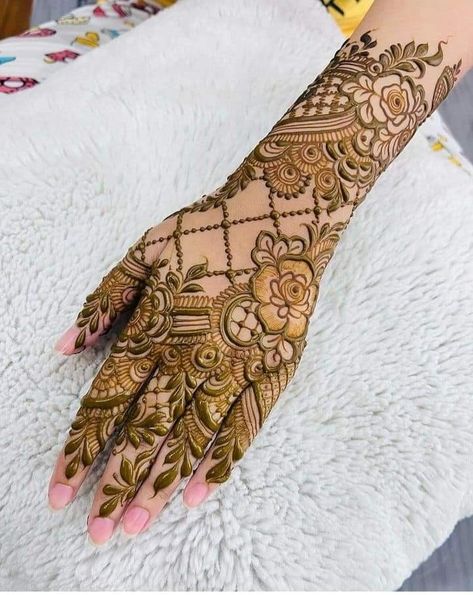 Floral Henna Designs Bridal, Mhendi Design Unique Latest, Khafif Mehndi Designs, Learn Mehndi, Floral Mehendi, Back Side Mehndi Design, Side Mehndi Design, Back Side Mehndi, Henna Styles