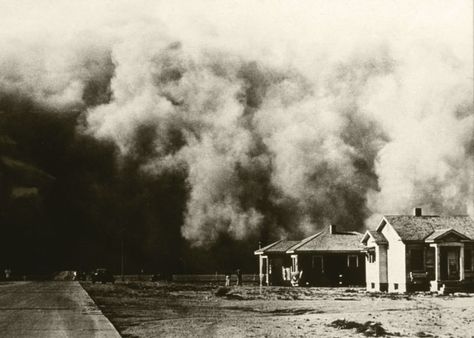 7 Most Horrifying Disasters In Kansas Farming Techniques, Dust Bowl, Dust Storm, Bonnie Clyde, F Scott Fitzgerald, American History, Old Photos, Kansas, Thing 1