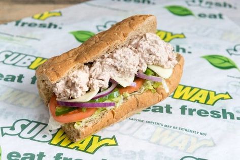 Subway Tuna, Healthy Tuna Sandwich, Best Tuna Sandwich, Tuna Sandwich Recipes, Tuna Fish Sandwich, How To Make Tuna, Tuna Wrap, Subway Sandwich, Tuna Salad Sandwich