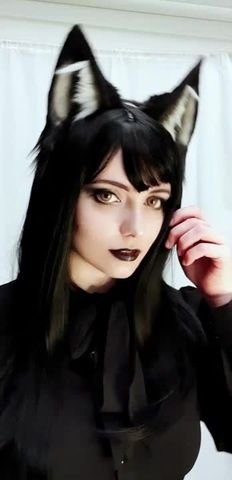 Wolf Cosplay Female, Poe Aesthetic, Wolf Cosplay, Hot Characters, Catwoman Cosplay, Video Meme, Wolf Ears, Dire Wolf, Girls With Black Hair