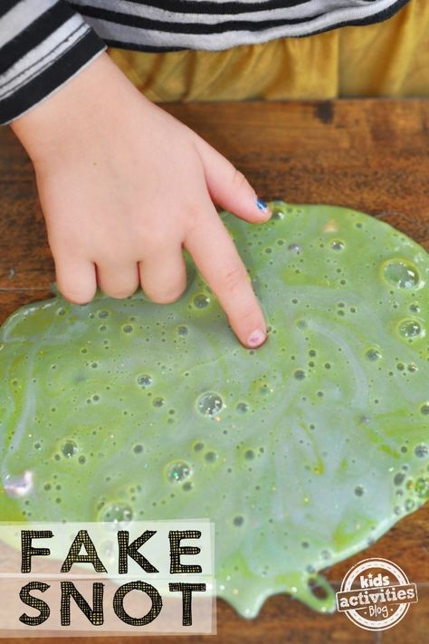 Use Elmer's Glue, liquid starch, and food coloring to make gooey gross fake snot for Halloween! This is a quick and fun way to decorate for Halloween parties. Germ Crafts, Germs Preschool, Germs Lessons, Germs Activities, Hygiene Lessons, Kids Hygiene, Hygiene Activities, Homemade Slime Recipe, Homemade Slime