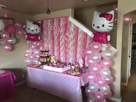 Hello Kitty Centerpieces Table Decorations, Hello Kitty Treat Table, Hello Kitty Candy Table, Hello Kitty Table Decorations, Hello Kitty Dessert Table, Batman Graduation, 7th Birthday Party For Girls Themes, 7th Birthday Party For Girls, Hello Kitty Birthday Decorations