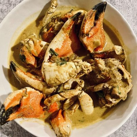 Fiji Crab Curry with Coconut Milk Crab Curry Recipe, Recipe Coconut Milk, Crab Curry, Curry With Coconut Milk, Crab Recipe, Coconut Curry Recipes, Coconut Crab, Food Meaning, Methi Seeds