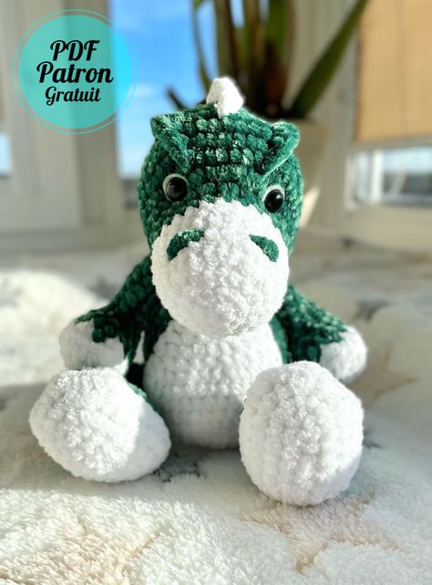 Dragon en peluche PDF Amigurumi Patron Gratuit - Amigurumibox Crochet Pattern No Sew, No Sew Amigurumi, Dragon Crochet Pattern, Amigurumi Dinosaur, Crochet Dinosaur Patterns, Dragon Crochet, Crochet Green, Crocheted Jellyfish, Easy Crochet Animals