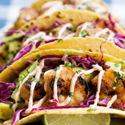 Honey Lime Shrimp Tequila Tacos With Avocado, Purple Slaw & Chipolte Crema @keyingredient #honey #tacos #shrimp Tequila Shrimp, Fajita Recipes, Lime Shrimp Tacos, Tequila Lime Shrimp, Stomach Rumbling, Rv Style, Mexikansk Mat, Tacos With Avocado, Chipotle Crema