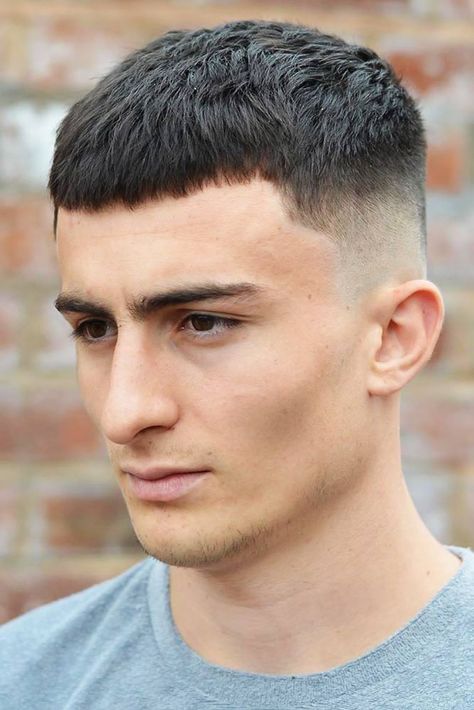 45 Crew Cut Hair Ideas For Cool Men | LoveHairStyles.com French Crop Hair Men, Crew Cut Fade, Crew Cut Hair, Very Short Hair Men, Crew Cut Haircut, Oblong Face Hairstyles, ريك غرايمز, French Crop, Oblong Face Shape