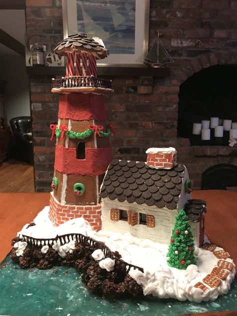 Complex Gingerbread House, Awesome Gingerbread Houses, Gingerbread Creations Ideas, Gingerbread House Ideas Contest Unique, Extreme Gingerbread House Ideas, Coolest Gingerbread Houses, Gingerbread House Contest Winners, Gingerbread Structure Ideas, Movie Gingerbread House Ideas