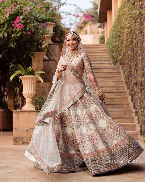 Pretty Ivory Colored Lehengas For Summer Weddings White Bridal Lehenga, Best Indian Wedding Dresses, Bridal Lehenga Designs, Latest Bridal Lehenga, Wedding Lehenga Designs, Bridal Lehenga Collection, Designer Bridal Lehenga, Bridal Lehengas, Traditional Indian Outfits