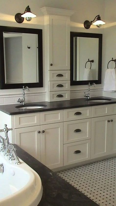 Double Sink Bathroom Vanity Ideas, Bathroom Vanity Decor, Dark Countertops, Bathroom Vanity Designs, Bad Inspiration, Vanity Design, Double Vanity Bathroom, Double Sink Bathroom, Double Sink Bathroom Vanity