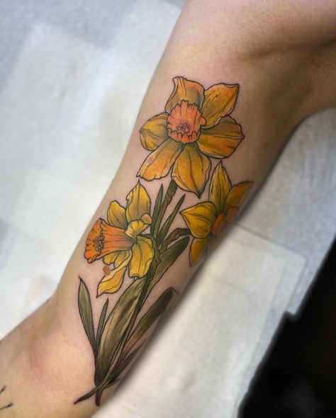 Daffodil Tattoo Sleeve, Daffodil Tattoo Color, Jonquil Flower Tattoo, Daffodil Tattoo Ideas, Jonquil Flower, Flower Tattoo Stencil, Colorful Mandala Tattoo, American Traditional Sleeve, Flower Tattoo Stencils