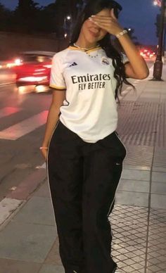 Baddie Date Night, Baddie Date Night Outfit, Jersey Outfit Women, Outfits Black Women Fall, Women Fall Outfit Ideas, Madrid Outfits, Fall Outfits Black Women, Casual Baddie, Real Madrid Jersey