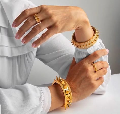 Beautiful Omani Jewellery Omani Jewellery Gold, Oman Jewellery, Omani Jewellery, Bangles Jewelry Designs, Jewellery Gold, Bangles Jewelry, Oman, Gold Jewellery, Jewelry Designs