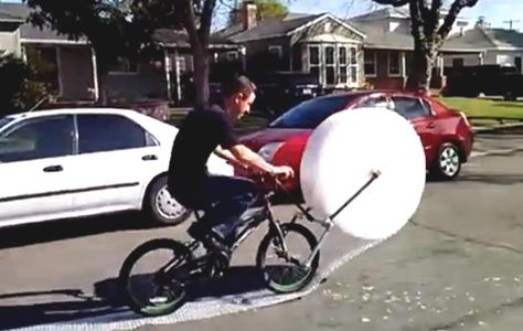 Bubble wrap bicycle Facebook Jokes, Facebook Funny, Funny Facebook, Facebook Humor, 웃긴 사진, E Card, Humor Memes, Jokes Funny, Internet Funny