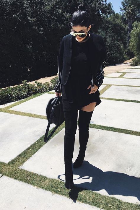 Kylie Jenner | Teen Vogue Moda Kylie Jenner, Thigh High Boots Outfit, Look Kylie Jenner, Looks Kylie Jenner, High Boots Outfit, Kylie Jenner Outfits, Kylie Jenner Style, Kylie Kristen Jenner, King Kylie