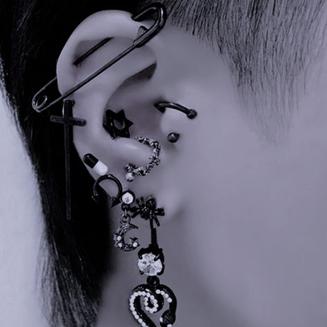 Black Piercings Aesthetic, Black Ear Piercings Aesthetic, Yellow Black Aesthetic, Blue Gray Aesthetic, Aesthetic Gray, Piercing Chart, Aesthetic Orange, Cool Ear Piercings, Pretty Ear Piercings