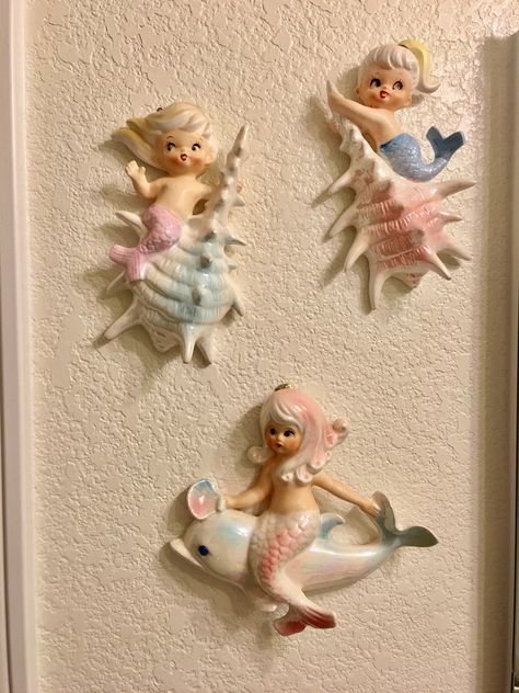 Julie's Vintage Mermaid Collection Liquid Smooth, Muebles Shabby Chic, Shabby Chic Shelves, Home Decor Industrial, Vintage Home Decor Ideas, Shabby Chic Living, Shabby Chic Living Room, Casa Vintage, Vintage Mermaid