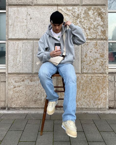 johnny 🪐 on Instagram: “I'm the type 2 leave a mark 🪐☁️💫✨” Air Jordan 4 Off White, 4s Outfit, Jordan 4 Off White, Air Jordan Outfit, Kpop Fashion Men, Ny Outfits, Oversize Style, Spring Outfits Men, Instagram Jewelry