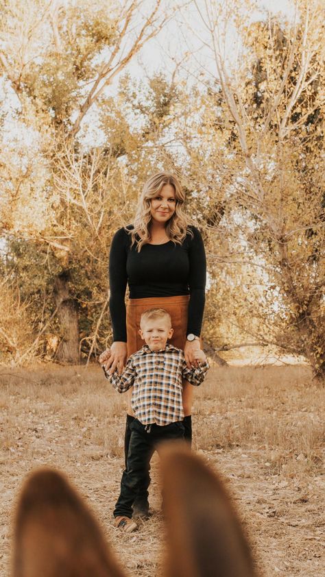 Mother And Kids Fall Photoshoot, Mommy And Me Photo Shoot Mother Son, Mom And Son Photoshoot Outfits, Fall Photoshoot Ideas Mom And Son, Mommy And Me Farm Photo Shoot, Mother Son Fall Pictures Outfits, Mother Son Bond, Mom And Son Fall Photoshoot Outfits, Mom Son Christmas Pictures