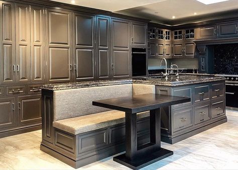 Kitchen Island Ideas T Shaped, Island Shapes, Large Kitchen Design, Luxury Kitchen Island, Kitchen Cabinet Inspiration, Kitchen 2023, Built In Couch, Banquette Seating In Kitchen, Kitchen Island Bench