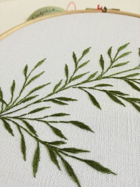 Embroidery Leaf, Diy Broderie, Embroidered Leaves, Hand Embroidery Flowers, Pola Sulam, Embroidery Patterns Vintage, Handwork Embroidery Design, 자수 디자인, Sewing Embroidery Designs