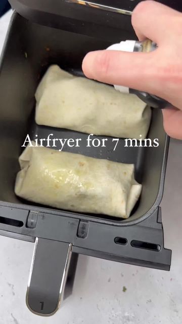 Airfryer Tortilla Wraps, Chicken Wraps Air Fryer, Air Fryer Chicken Wraps, Air Fryer Wrap Recipes, Airfryer Wraps, Air Fryer Wraps, Wrap Air Fryer, Chicken Wrap Recipes Healthy, Fajita Wraps