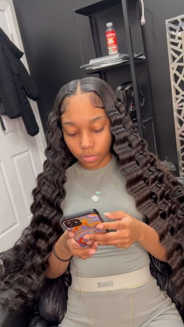 Crimps On Sew In, Middle Part Crimps Sew In, Crimped Hair Leave Out, Middle Part Quickweave With Crimps, Middle Part Closure Sew In Crimps, Sew In Hairstyles With Crimps, Hair Crimps Black Women, Have Up Have Down Hair Hairstyles Weave, Middle Part Crimps Leave Out